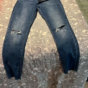 Lucky Brand Blue Distressed Jeans *** 2/$20 Jeans